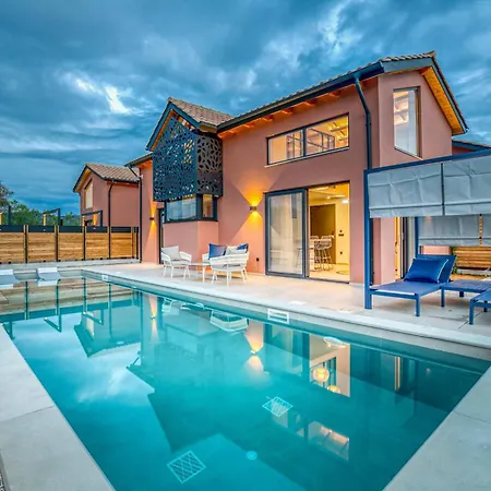 Villa Water